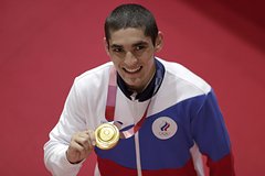 Подробнее о статье Олимпийский чемпион Батыргазиев завоевал пояс IBA